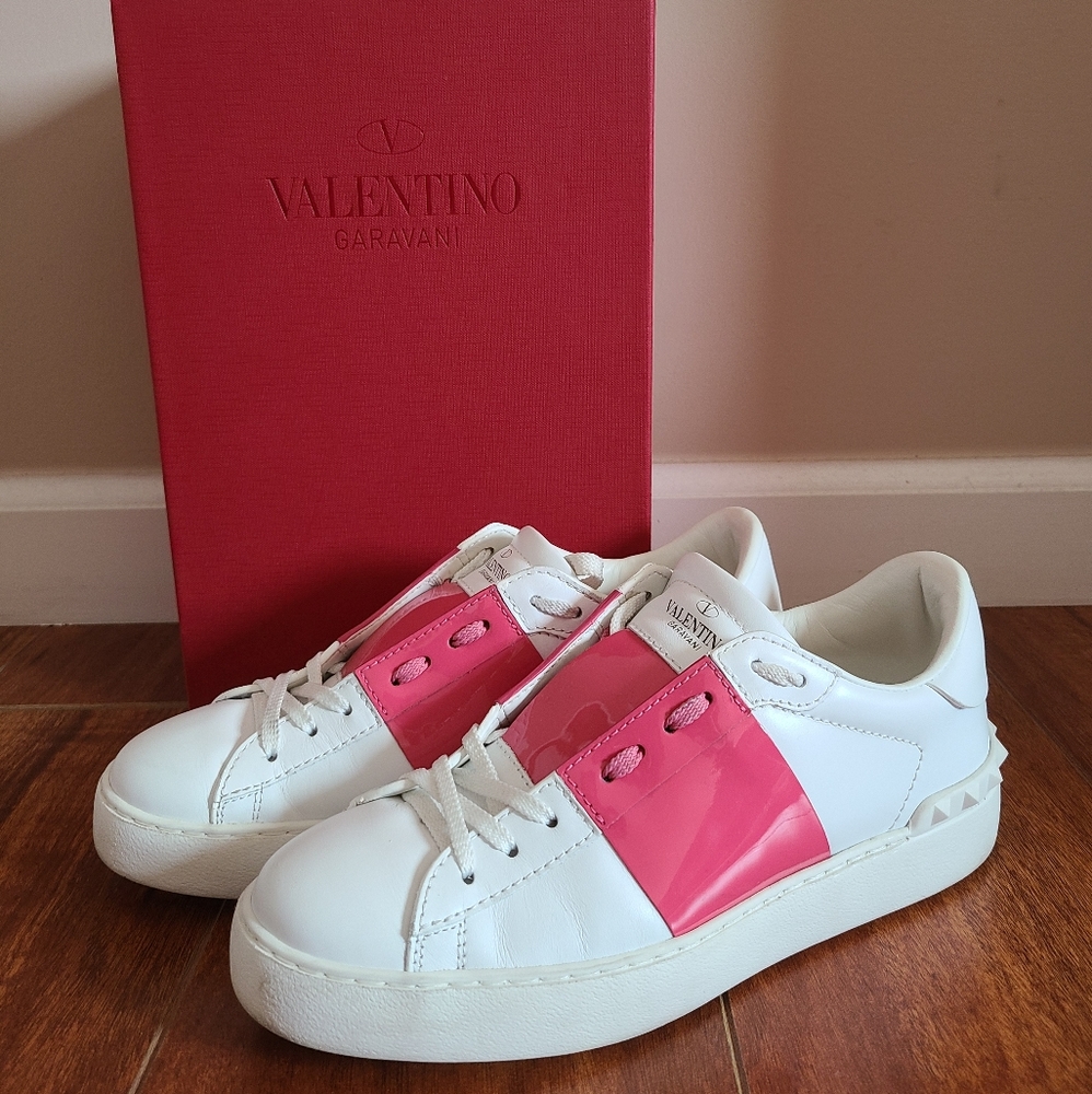 100% Authentic Valentino Garavani Rockstud Sneaker